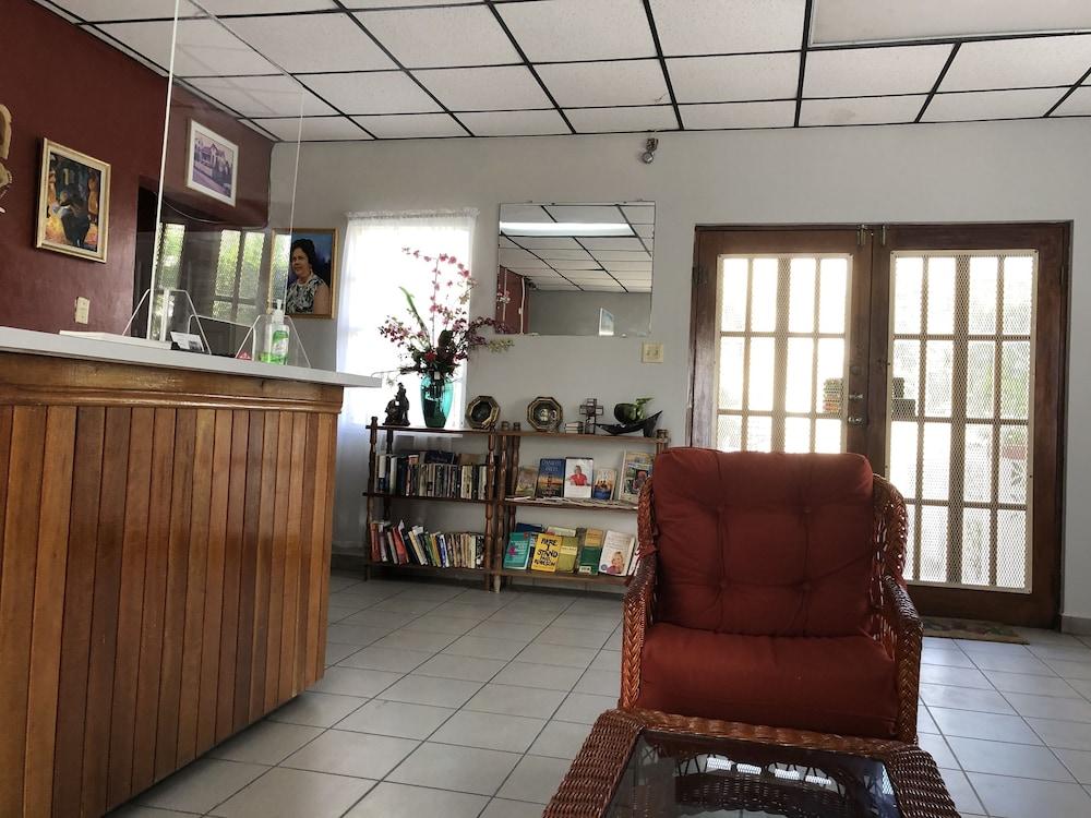 Coningsby Inn Belize City Exteriör bild